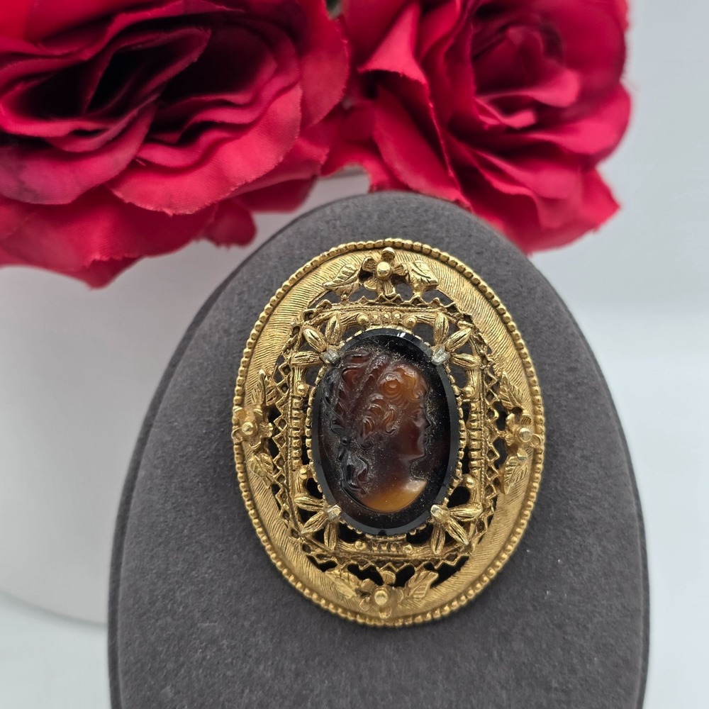 FLORENZA Vintage Brown Oval Cameo Brooch Pendant Gold Tone Classic‎ Style Ornate